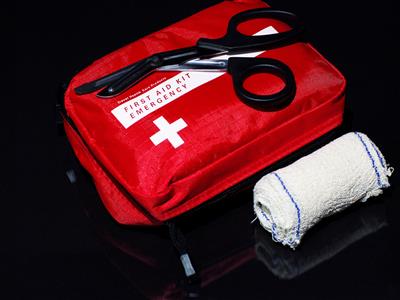 La trousse de secours de randonnée : l'indispensable