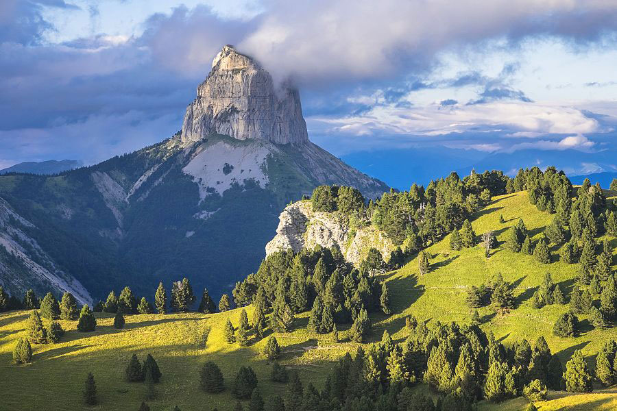 France, Isère (38), parc naturel régional du Vercors, le Mont Aiguille (alt  2086 m) depuis les Hauts Plateaux du Vercors. Crédit : Frnck GUIZIOU / hemis.fr