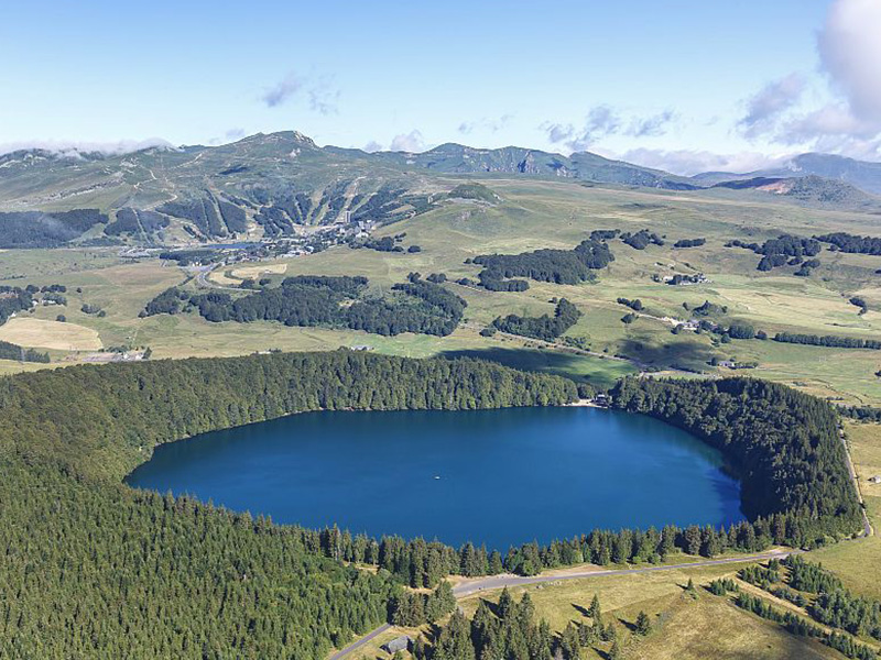 Lac Pavin - crédit : LEROY Francis / HEMIS