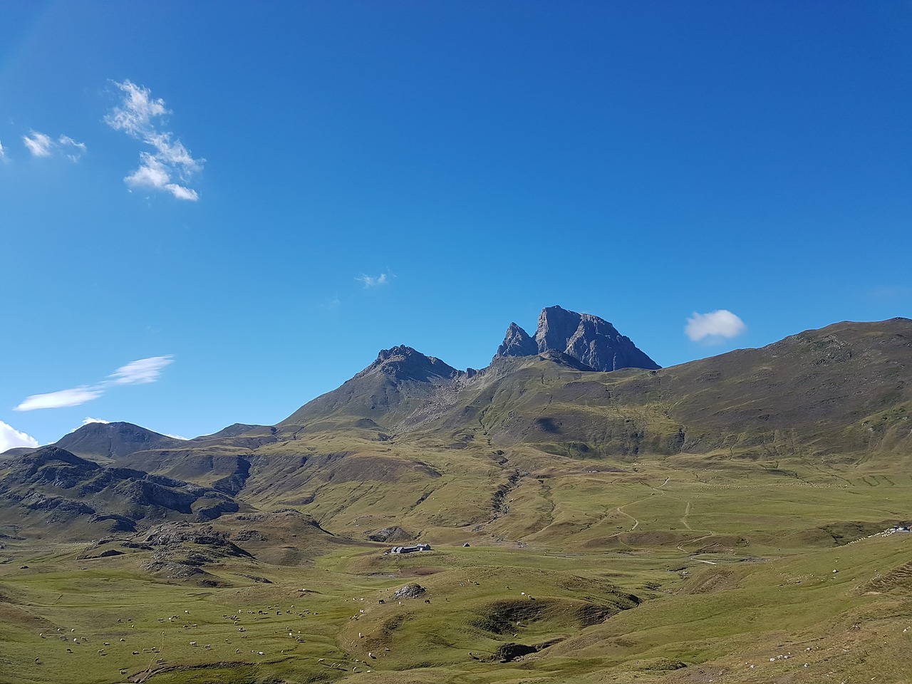 GR 10, La Traversée des Pyrénées - Variante non balisée du Tour du Pic du Midi d'Ossau